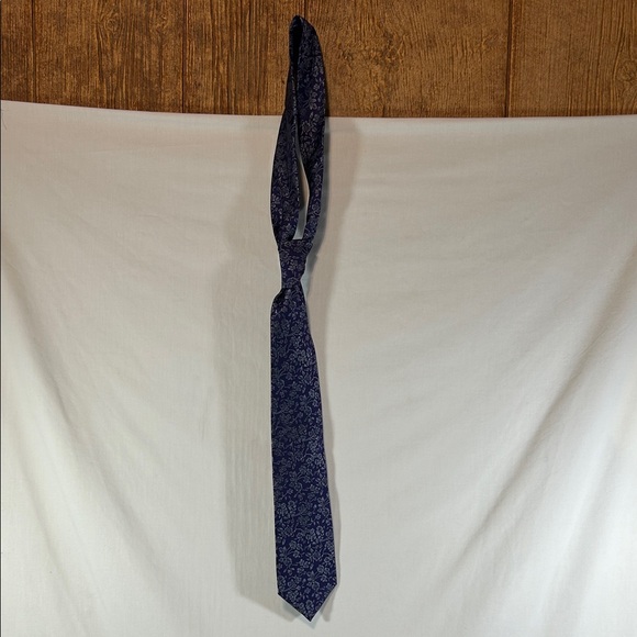 Elegant Silk Purple Patterned Men's Tie - Picture 1 of 3